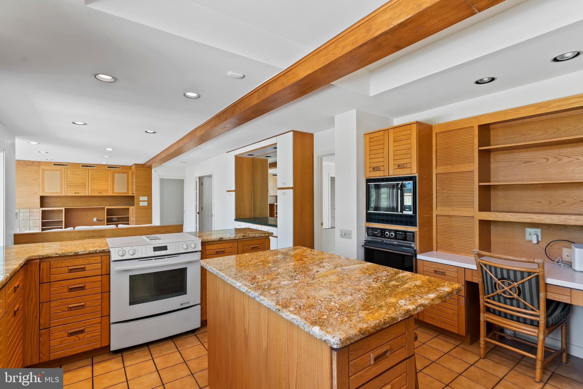 POINT RIDGE FARMS - Residential