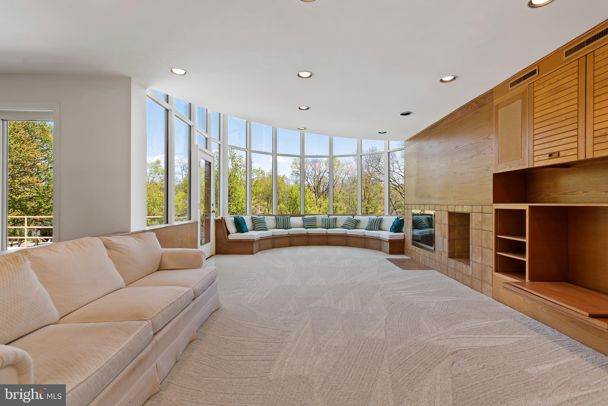 POINT RIDGE FARMS - Residential