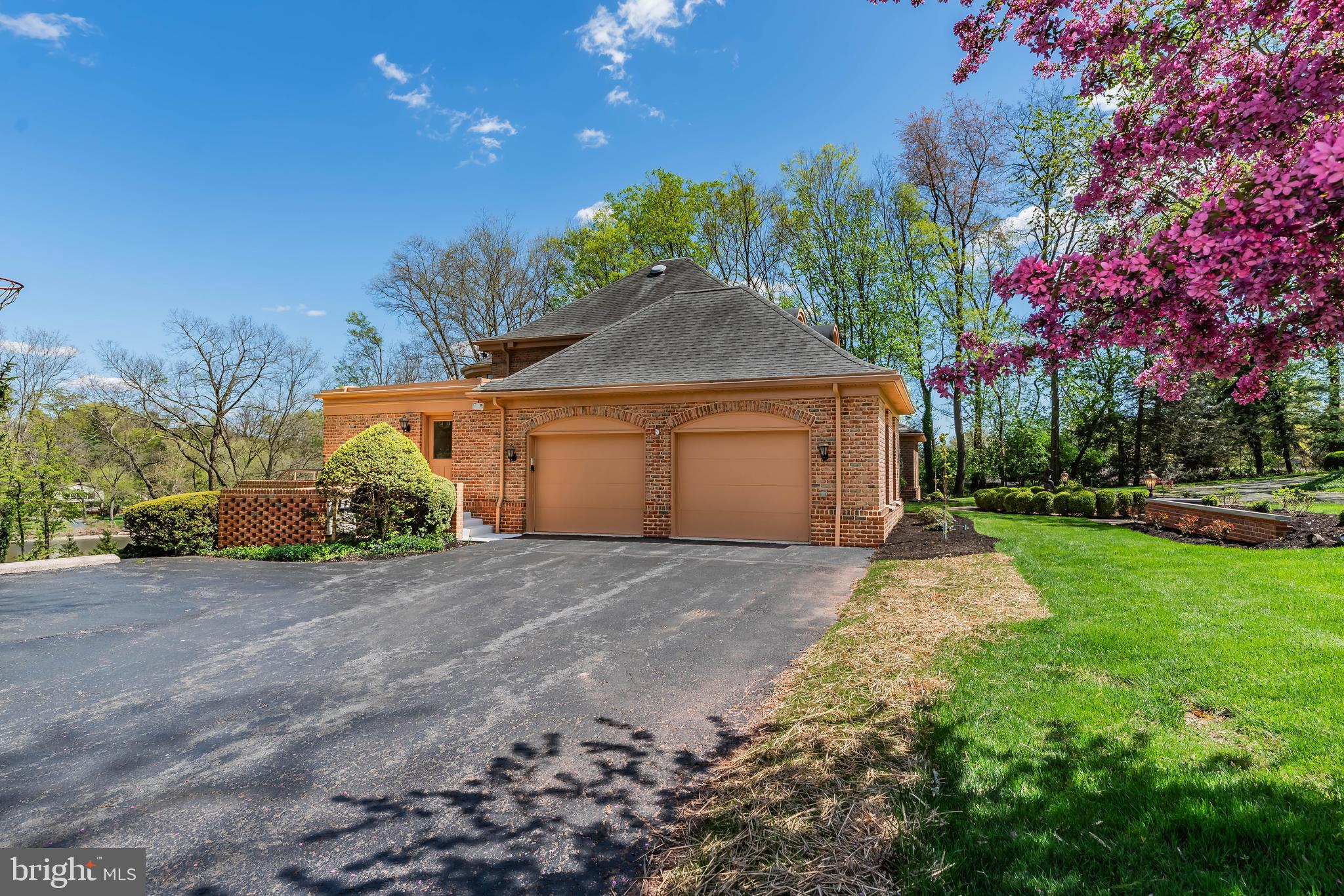 POINT RIDGE FARMS - Residential