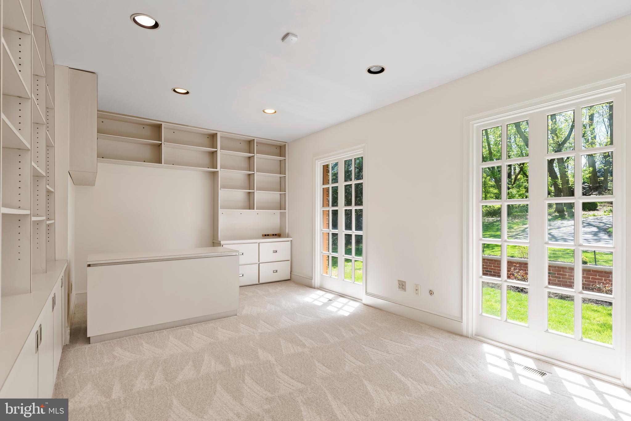 POINT RIDGE FARMS - Residential