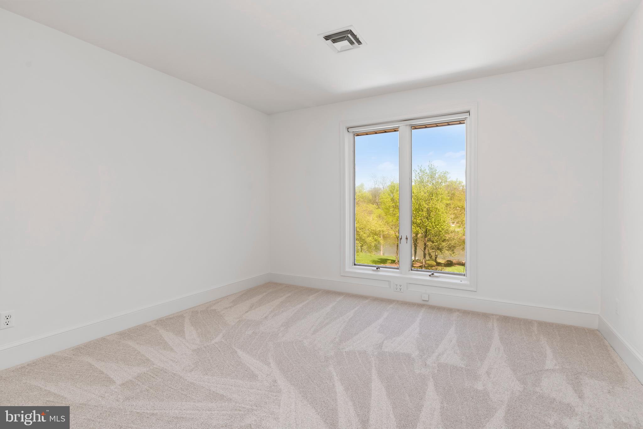 POINT RIDGE FARMS - Residential