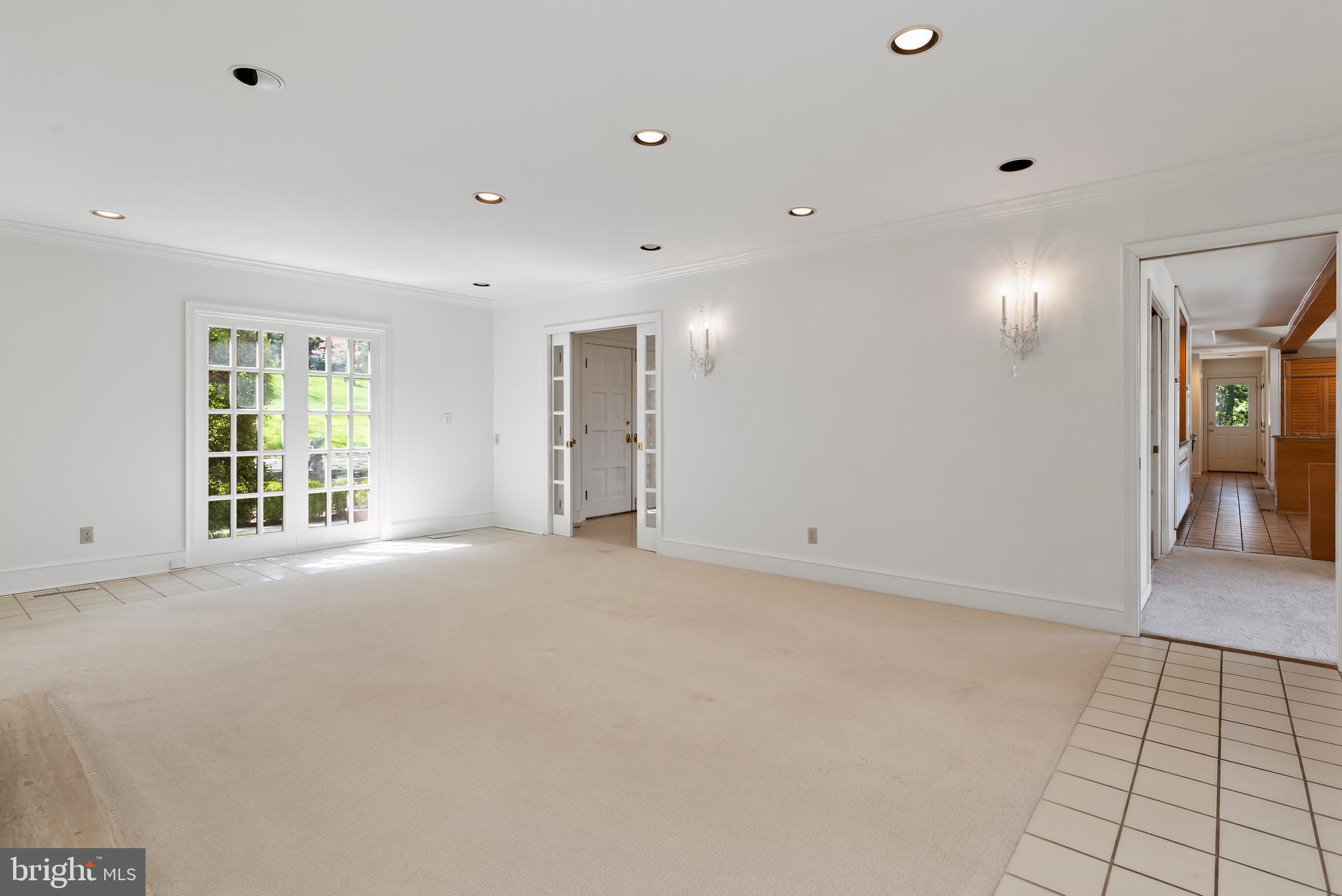 POINT RIDGE FARMS - Residential