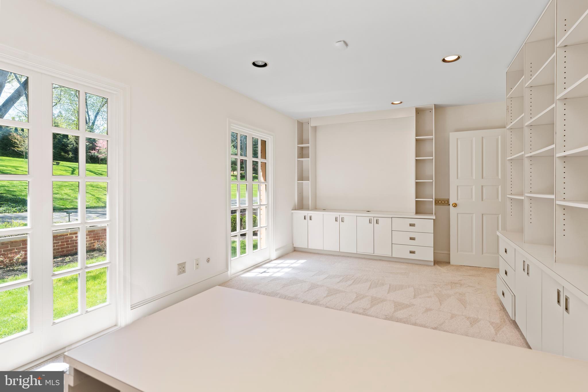 POINT RIDGE FARMS - Residential