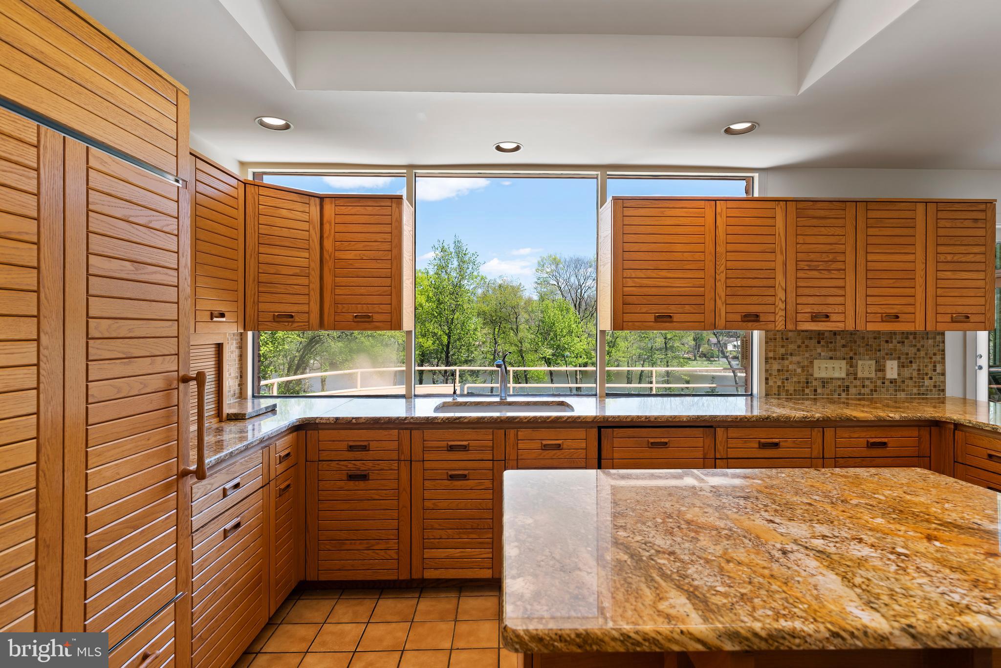 POINT RIDGE FARMS - Residential