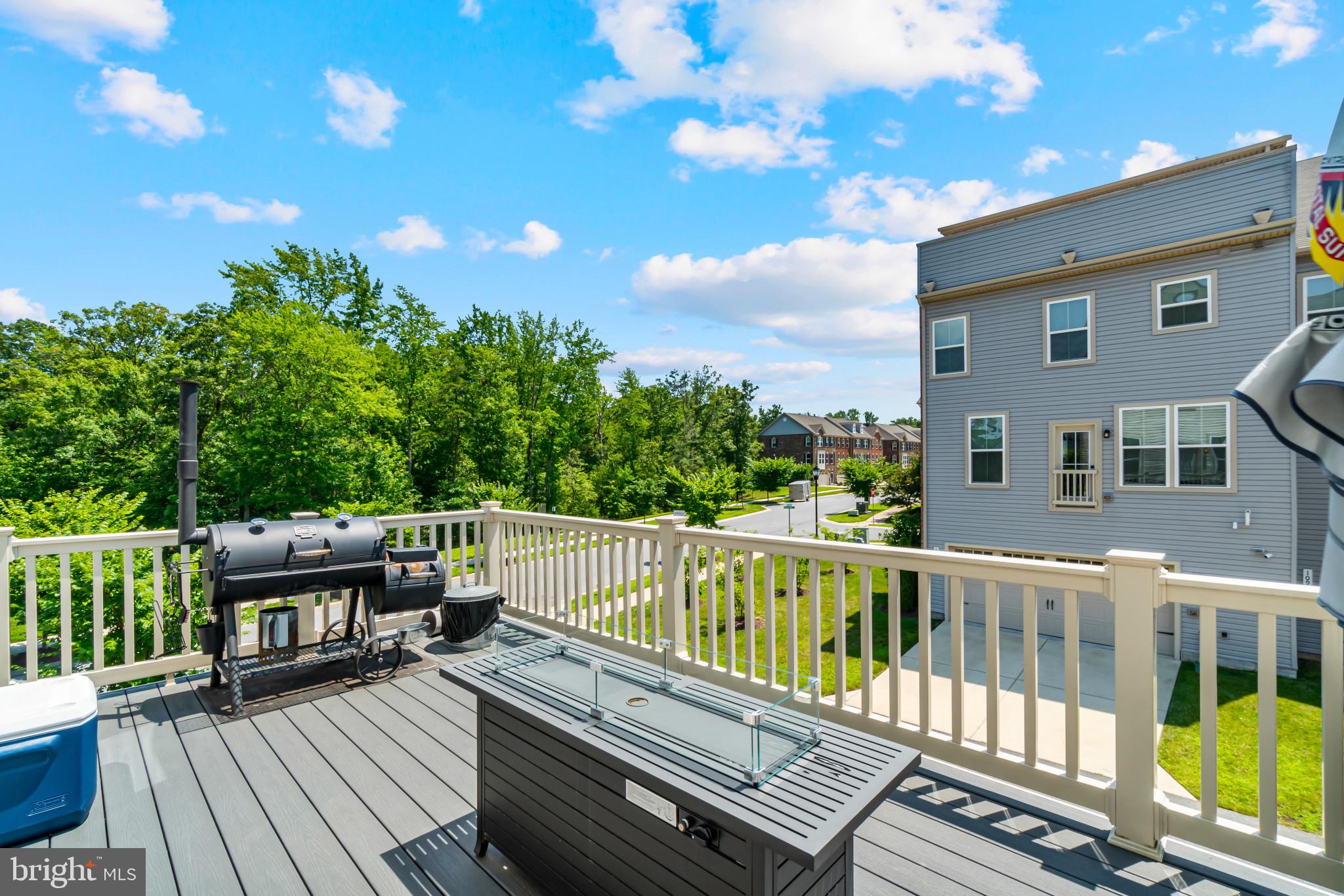 WESTCHESTER SQUARE - Residential