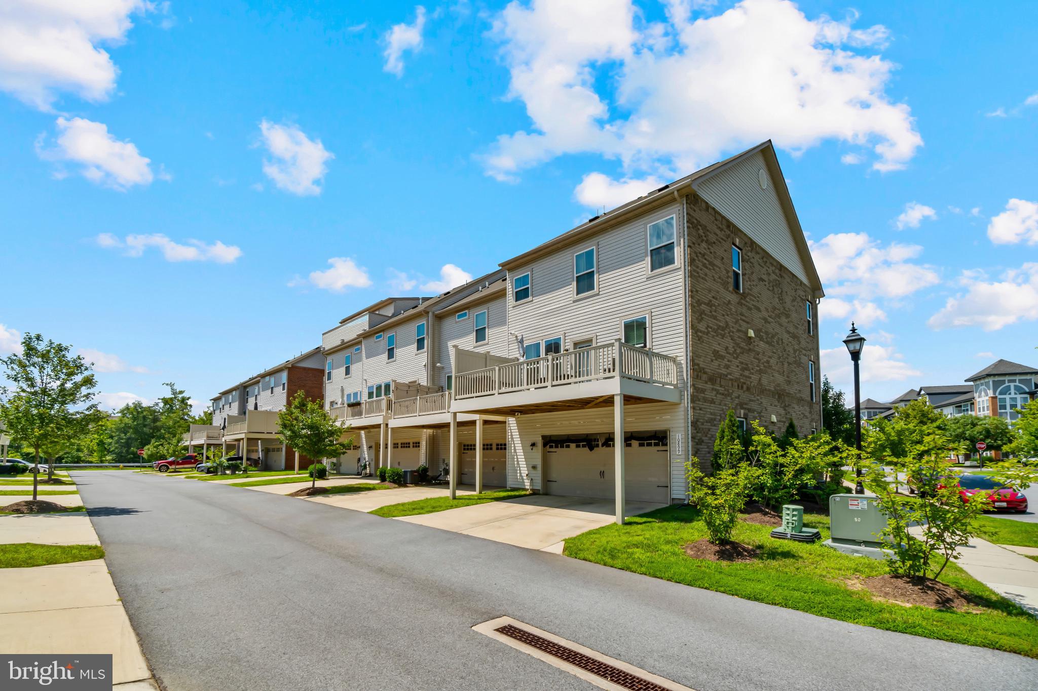 WESTCHESTER SQUARE - Residential