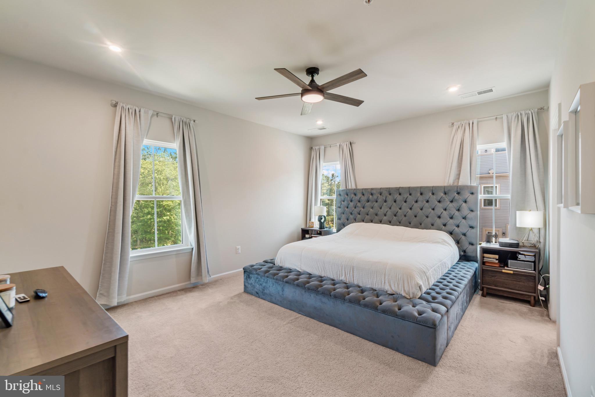 WESTCHESTER SQUARE - Residential