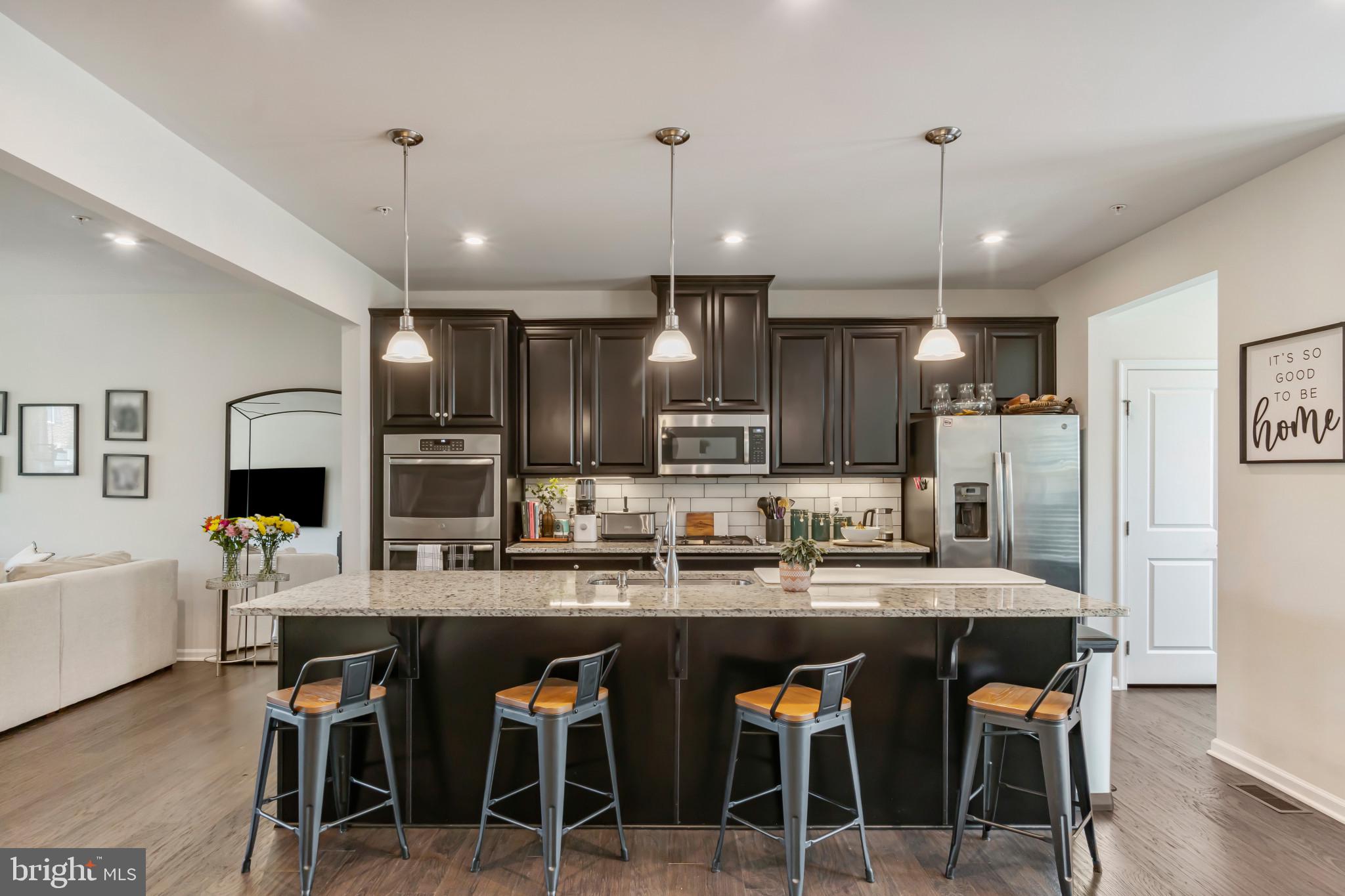 WESTCHESTER SQUARE - Residential