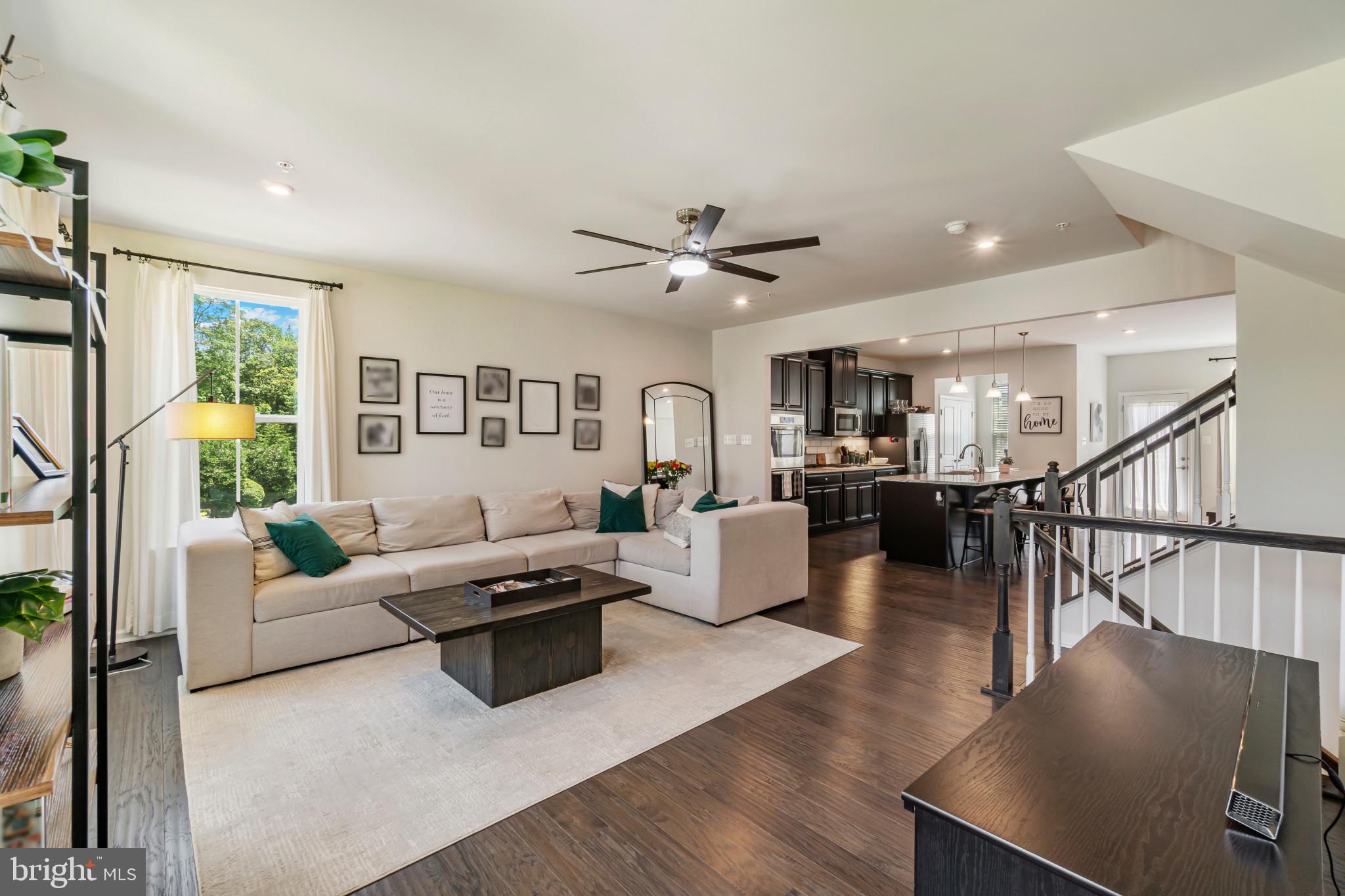 WESTCHESTER SQUARE - Residential