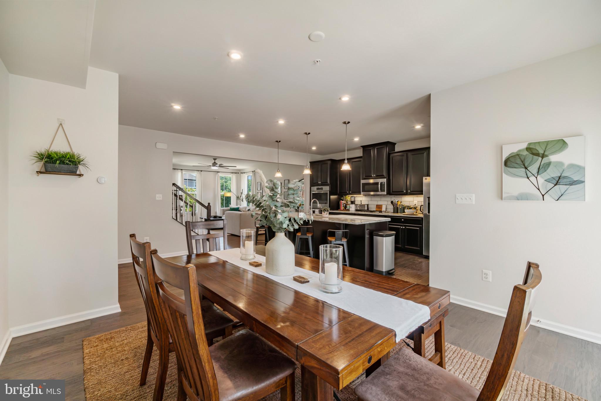 WESTCHESTER SQUARE - Residential