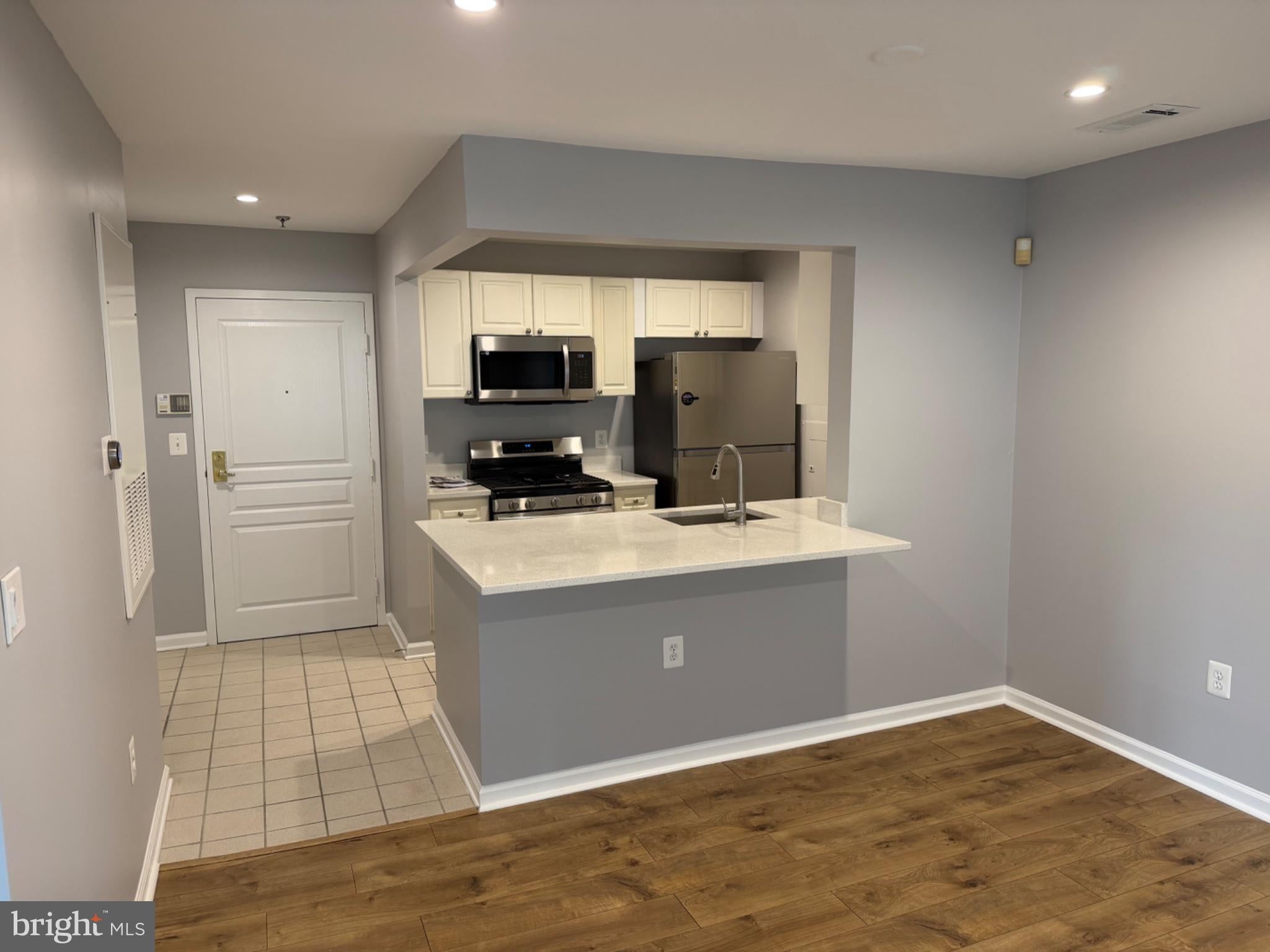 5565 SEMINARY ROAD 415