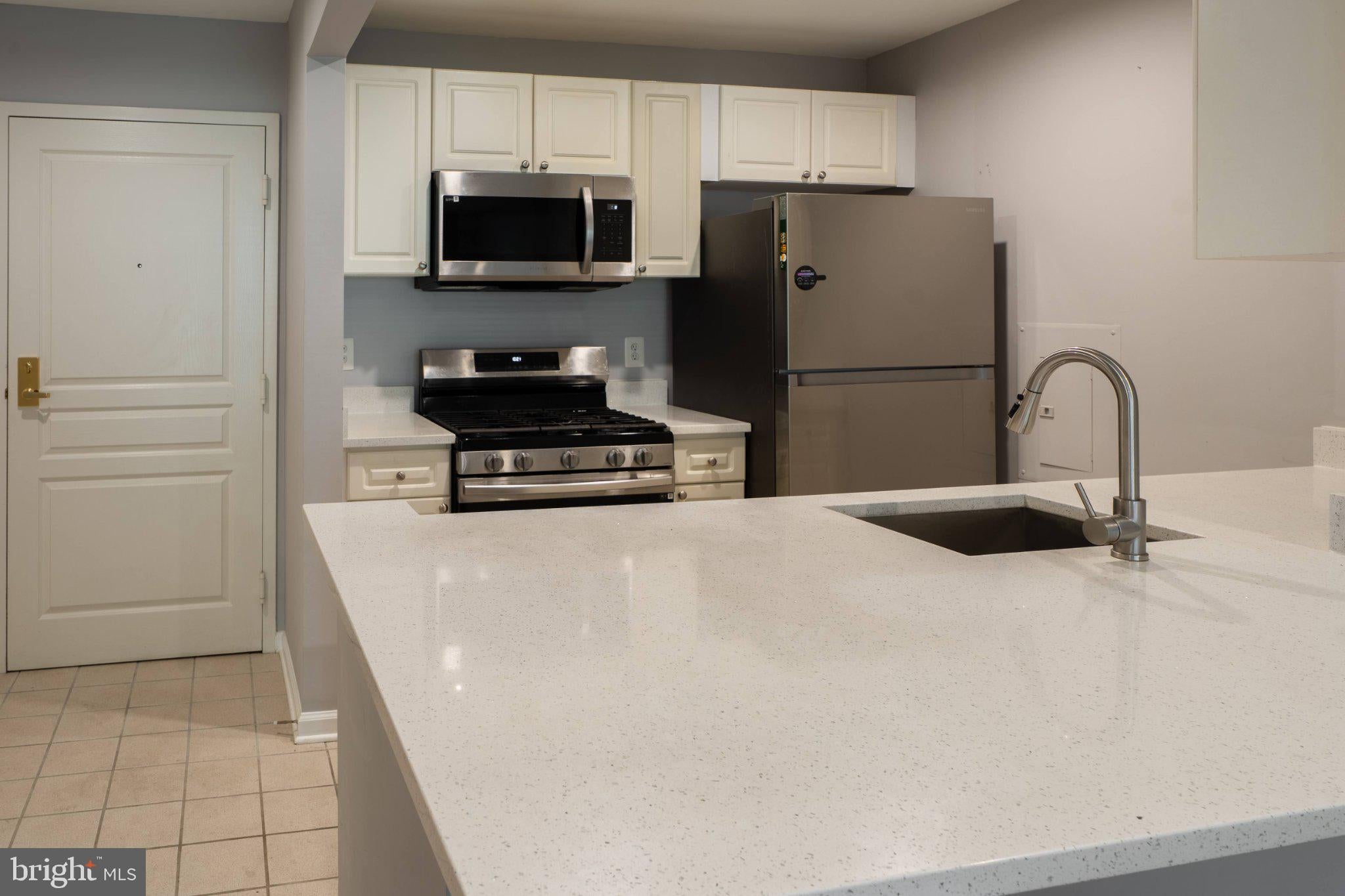 5565 SEMINARY ROAD 415