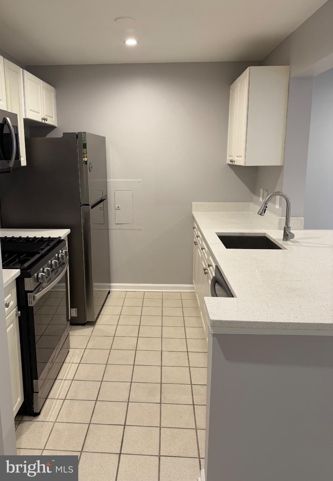 5565 SEMINARY ROAD 415