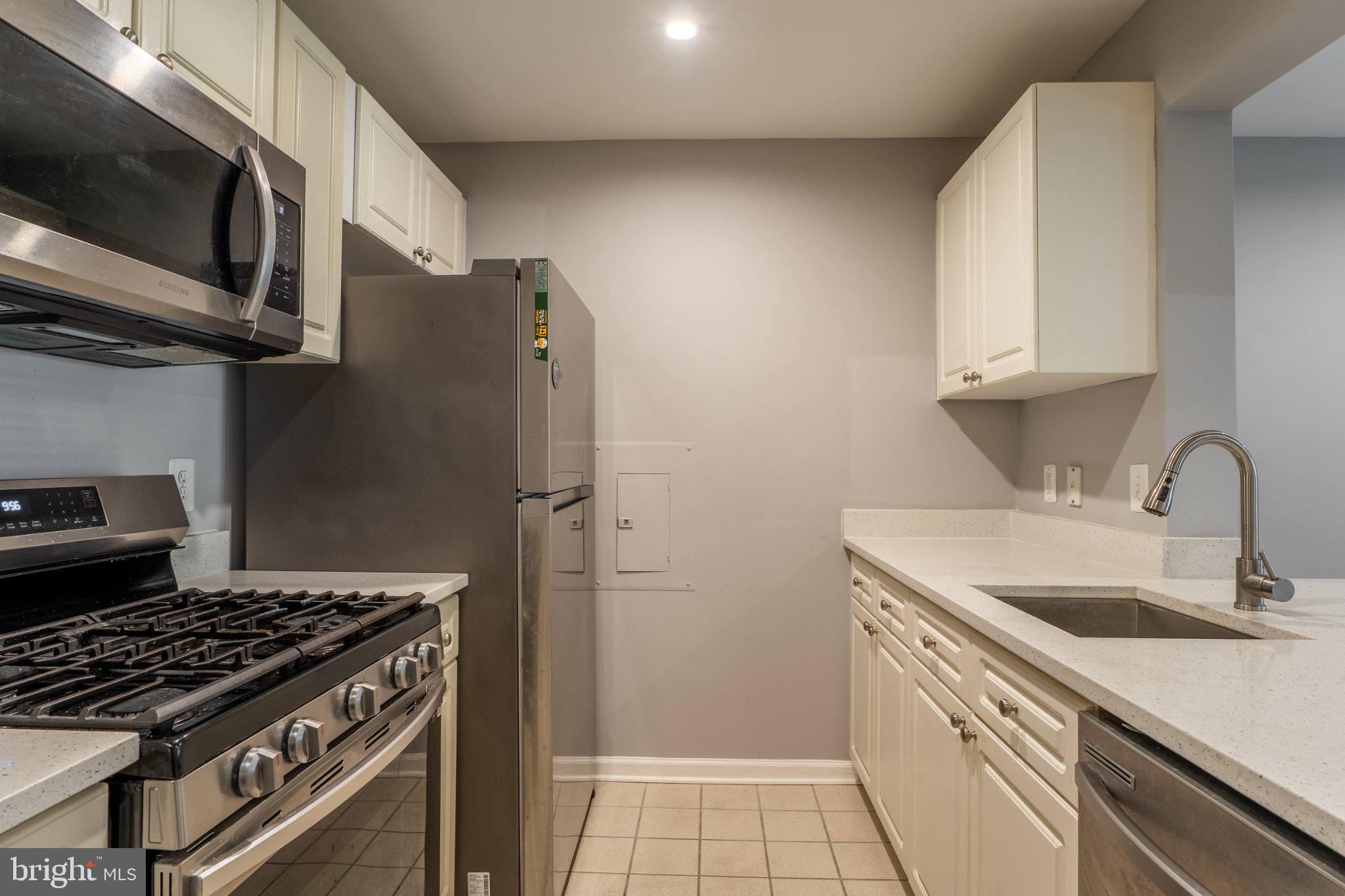 5565 SEMINARY ROAD 415