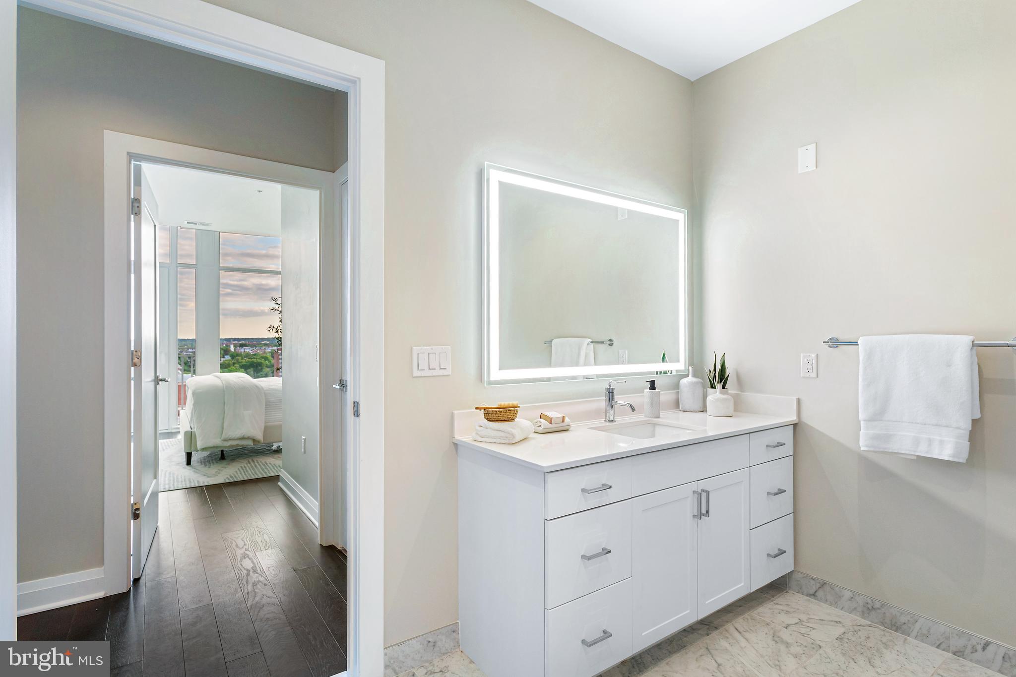 OLD TOWN ALEXANDRIA - Residential