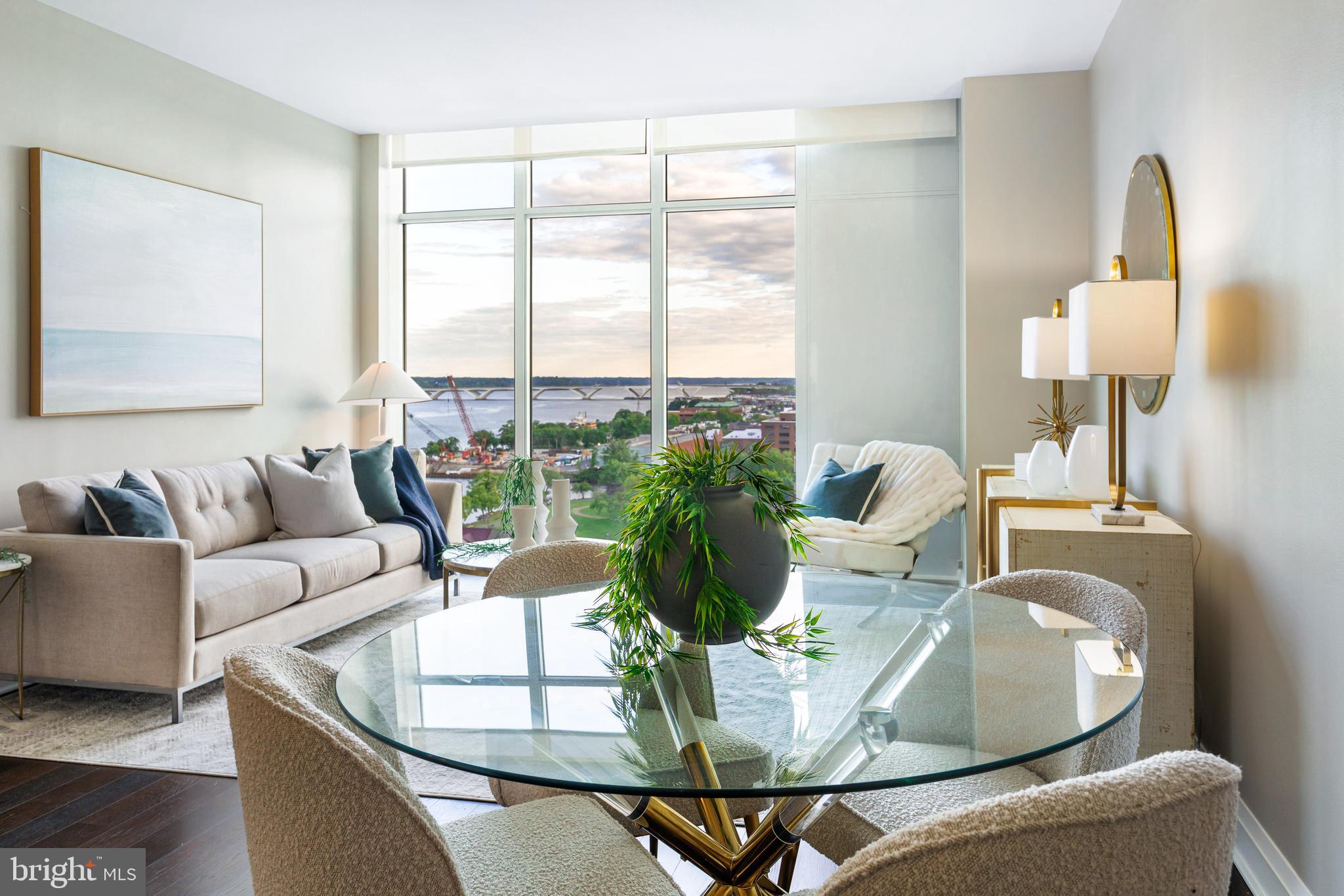 OLD TOWN ALEXANDRIA - Residential