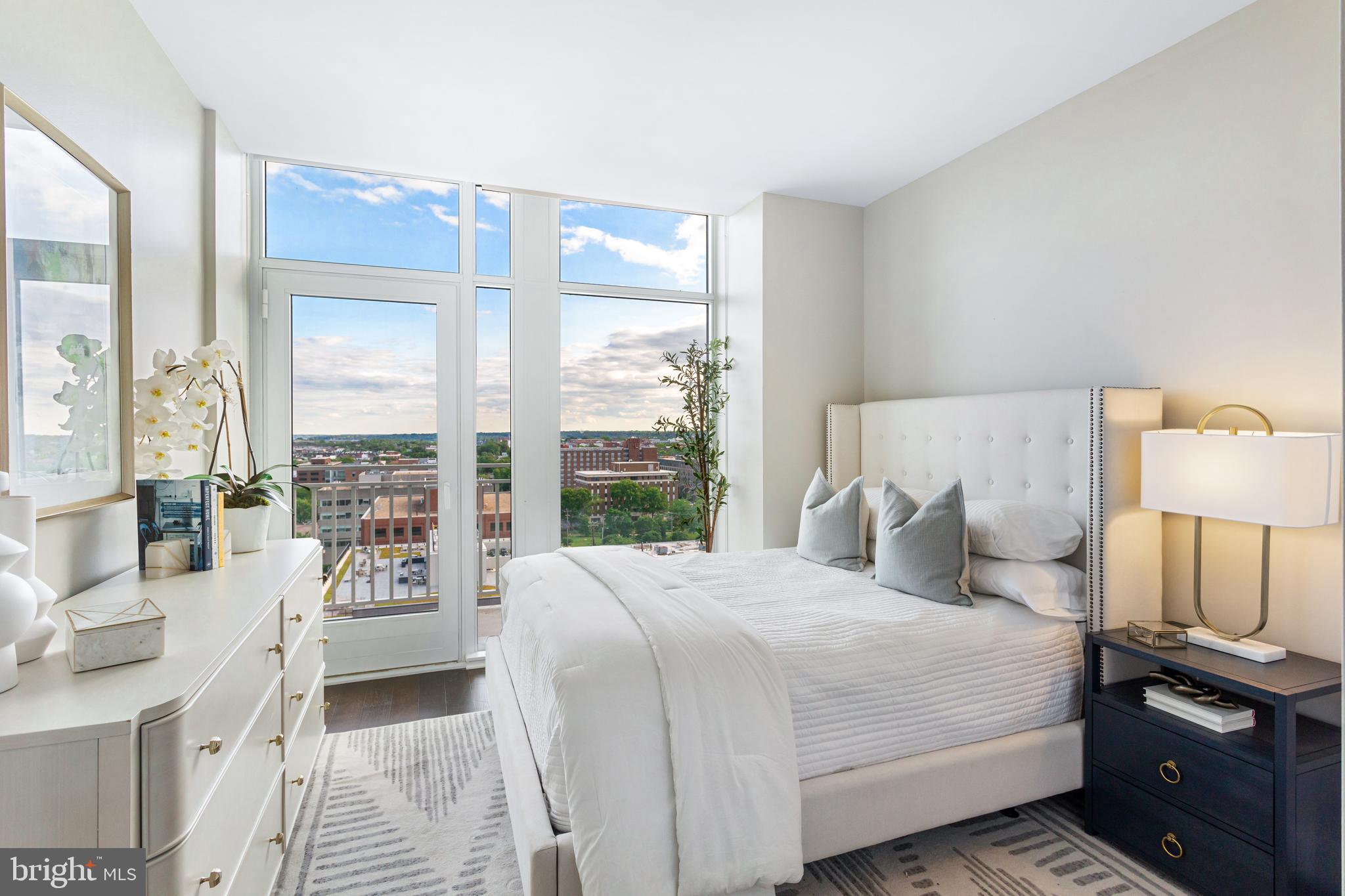 OLD TOWN ALEXANDRIA - Residential