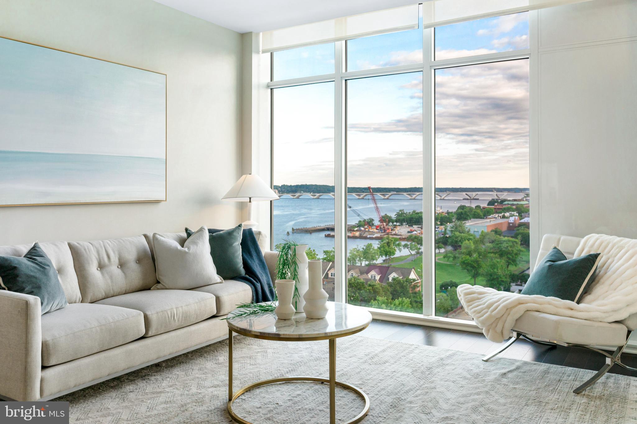 OLD TOWN ALEXANDRIA - Residential