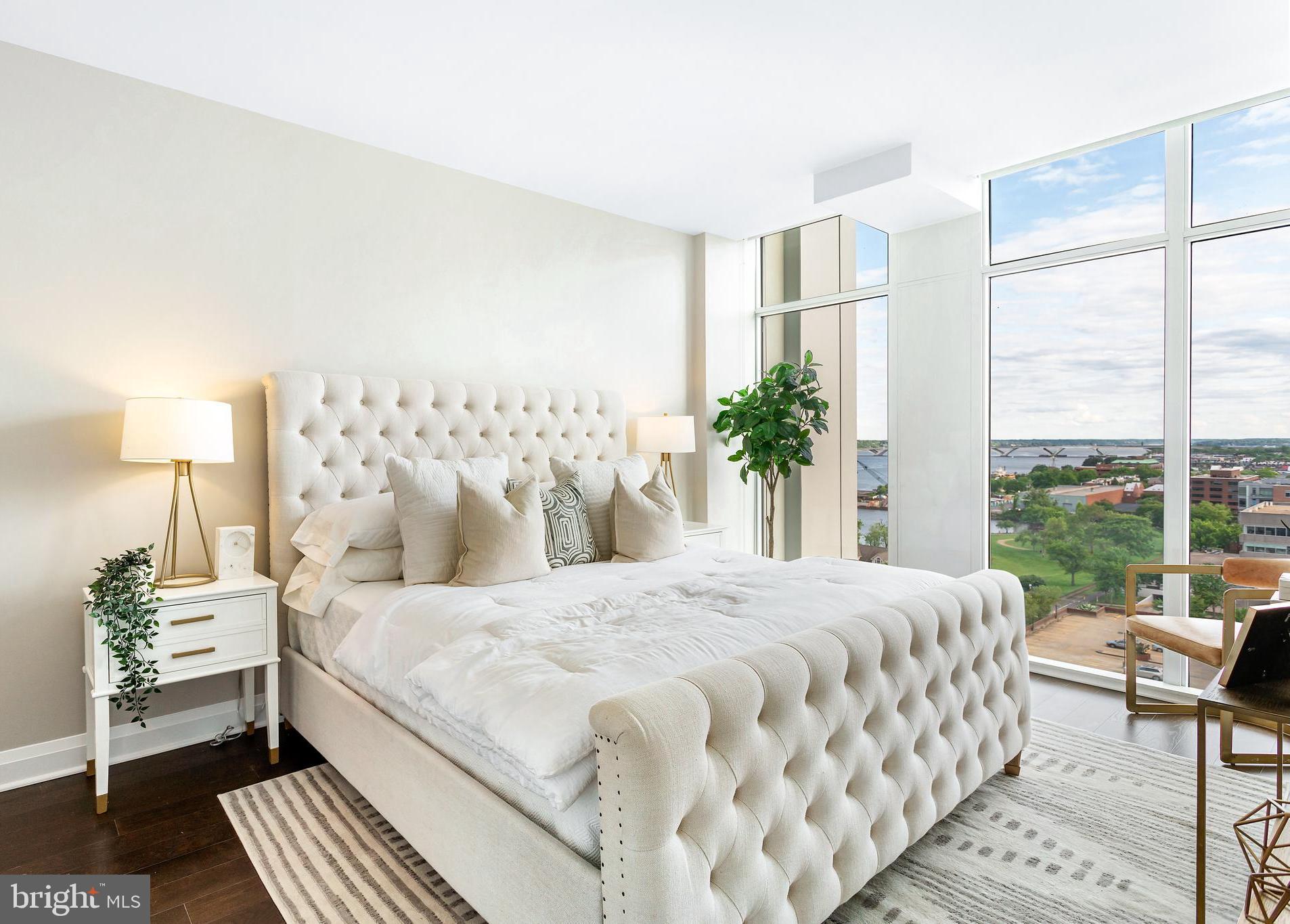 OLD TOWN ALEXANDRIA - Residential