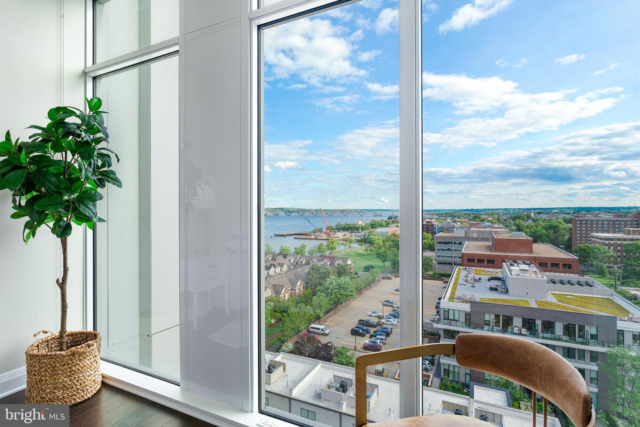 OLD TOWN ALEXANDRIA - Residential