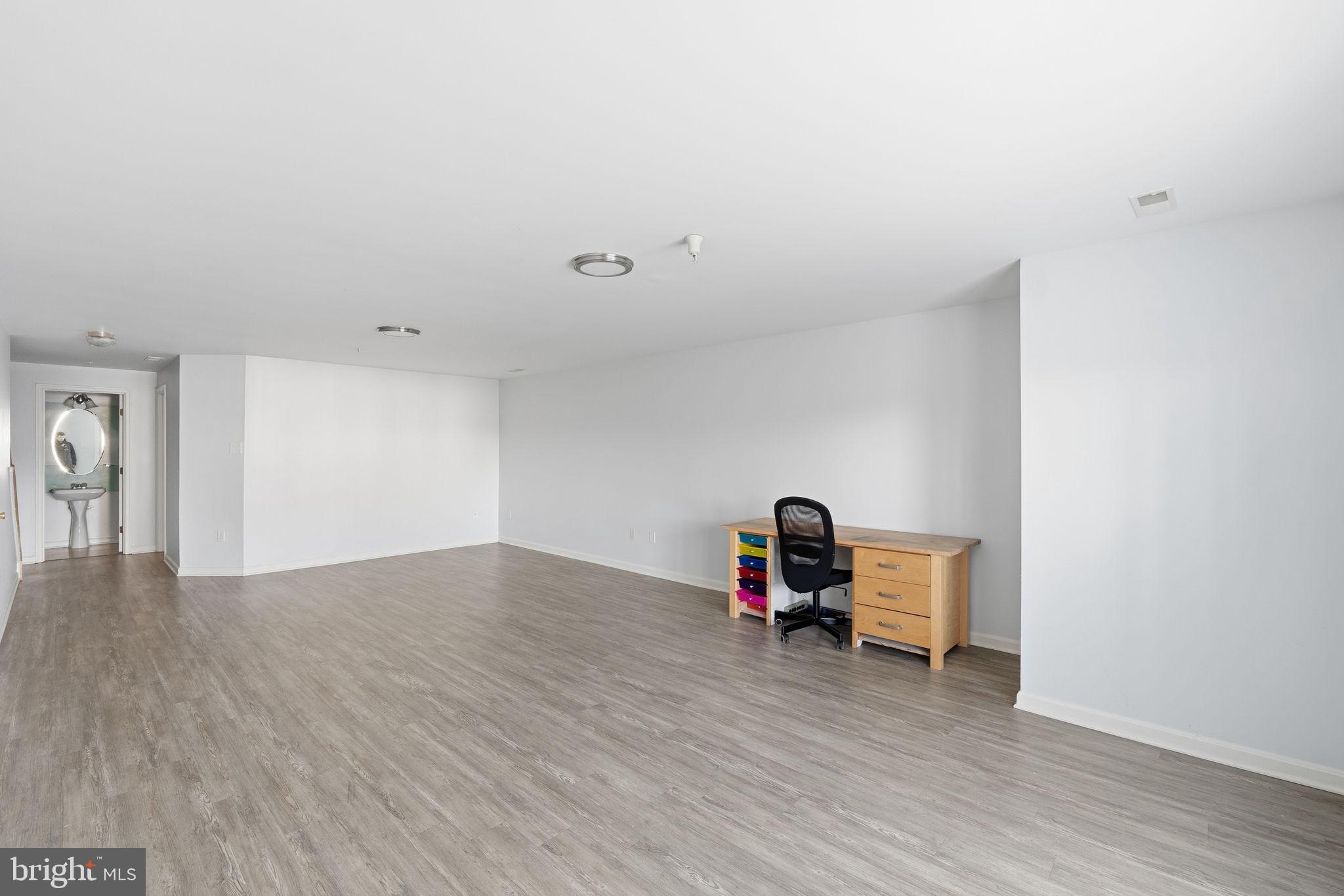 OVERLOOK - Residential Lease