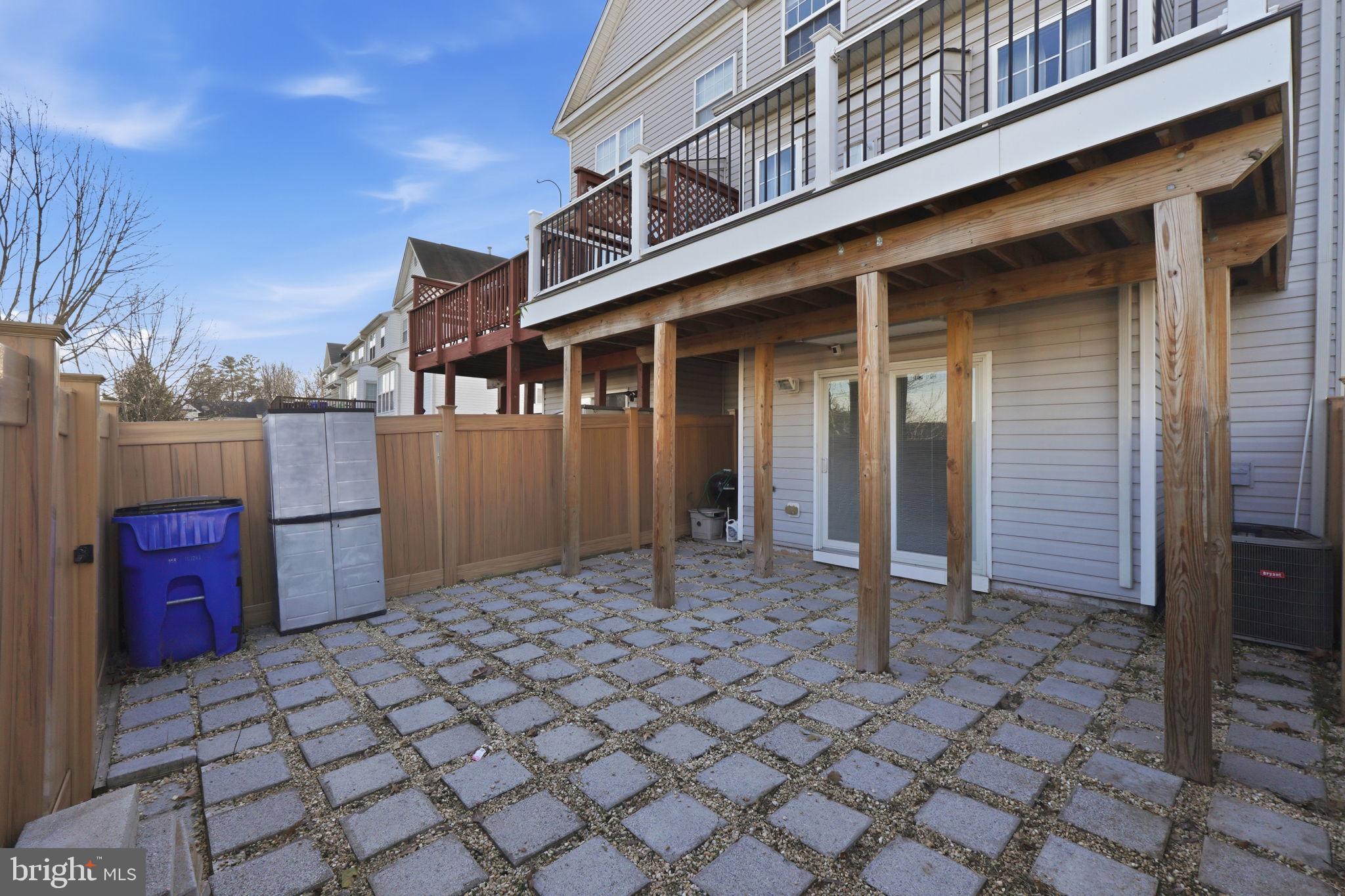 OVERLOOK - Residential Lease