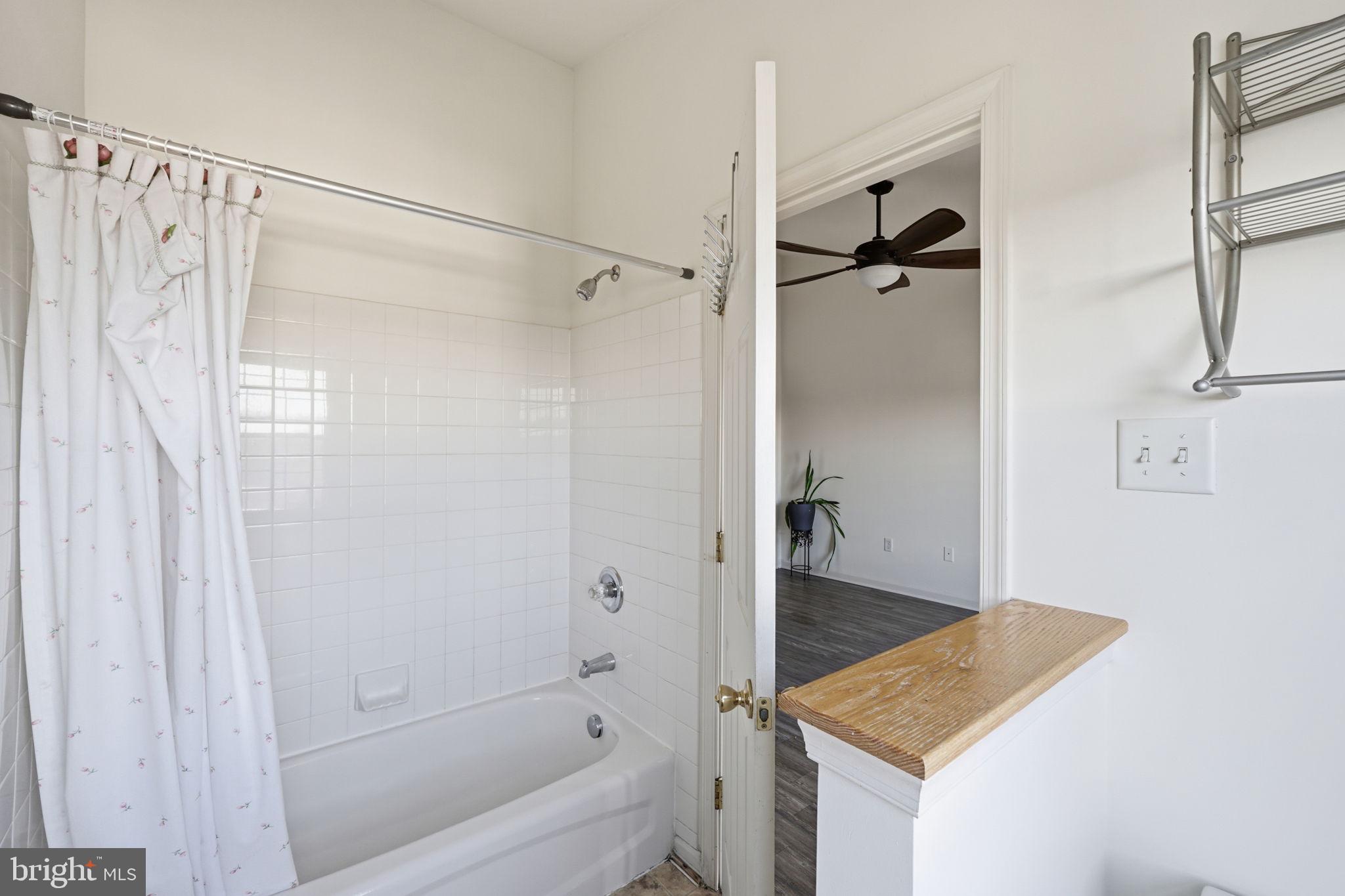 OVERLOOK - Residential Lease