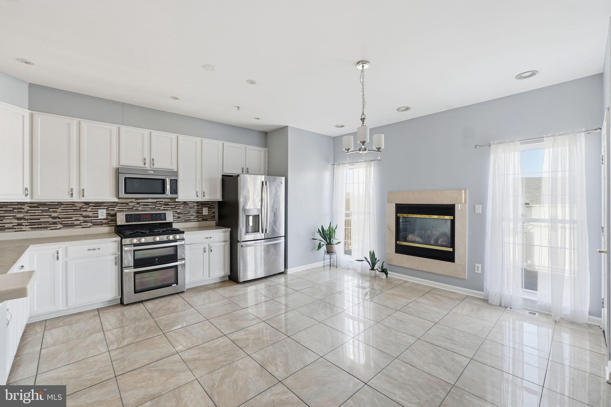 OVERLOOK - Residential Lease