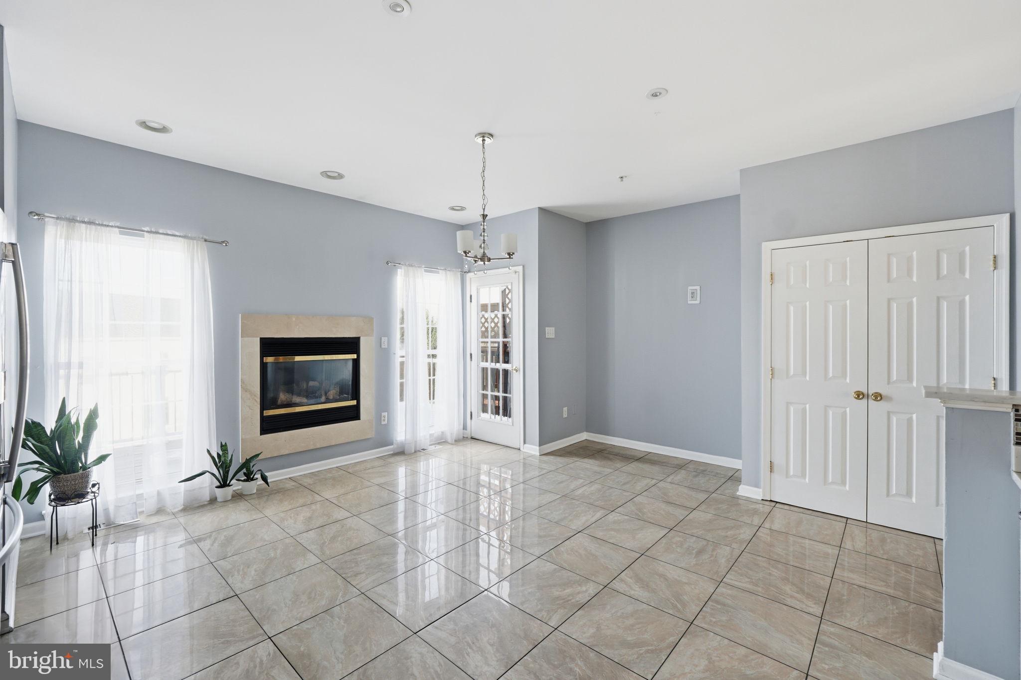 OVERLOOK - Residential Lease