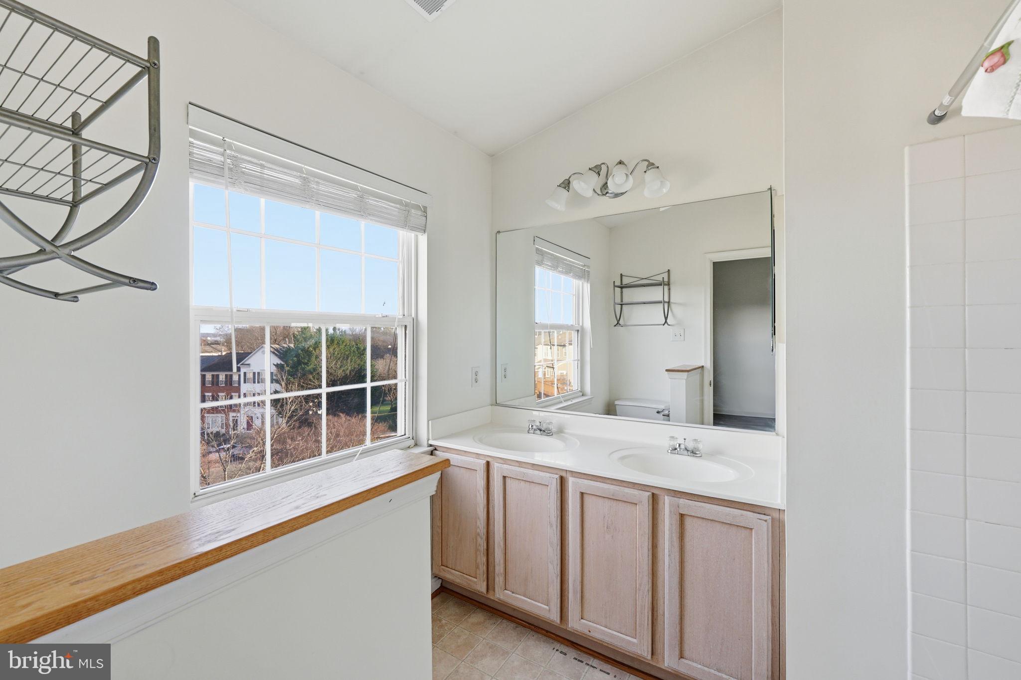 OVERLOOK - Residential Lease