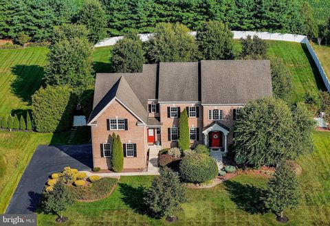 15 MANCHESTER COURT COLUMBUS NJ 08022