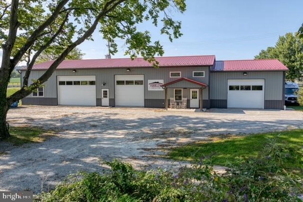 Photo of 5895 Lincoln Highway, YORK, PA 17406 (MLS # PAYK2087404)