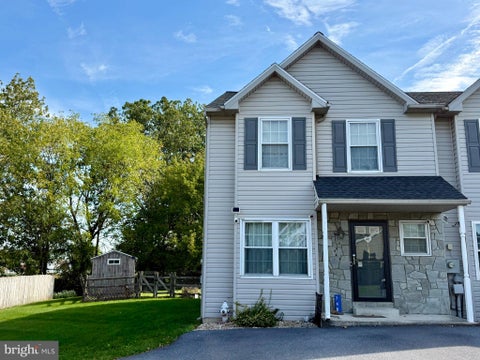 Townhouse For Sale - 748 Golden Drive<br/> BLANDON, PA 19510