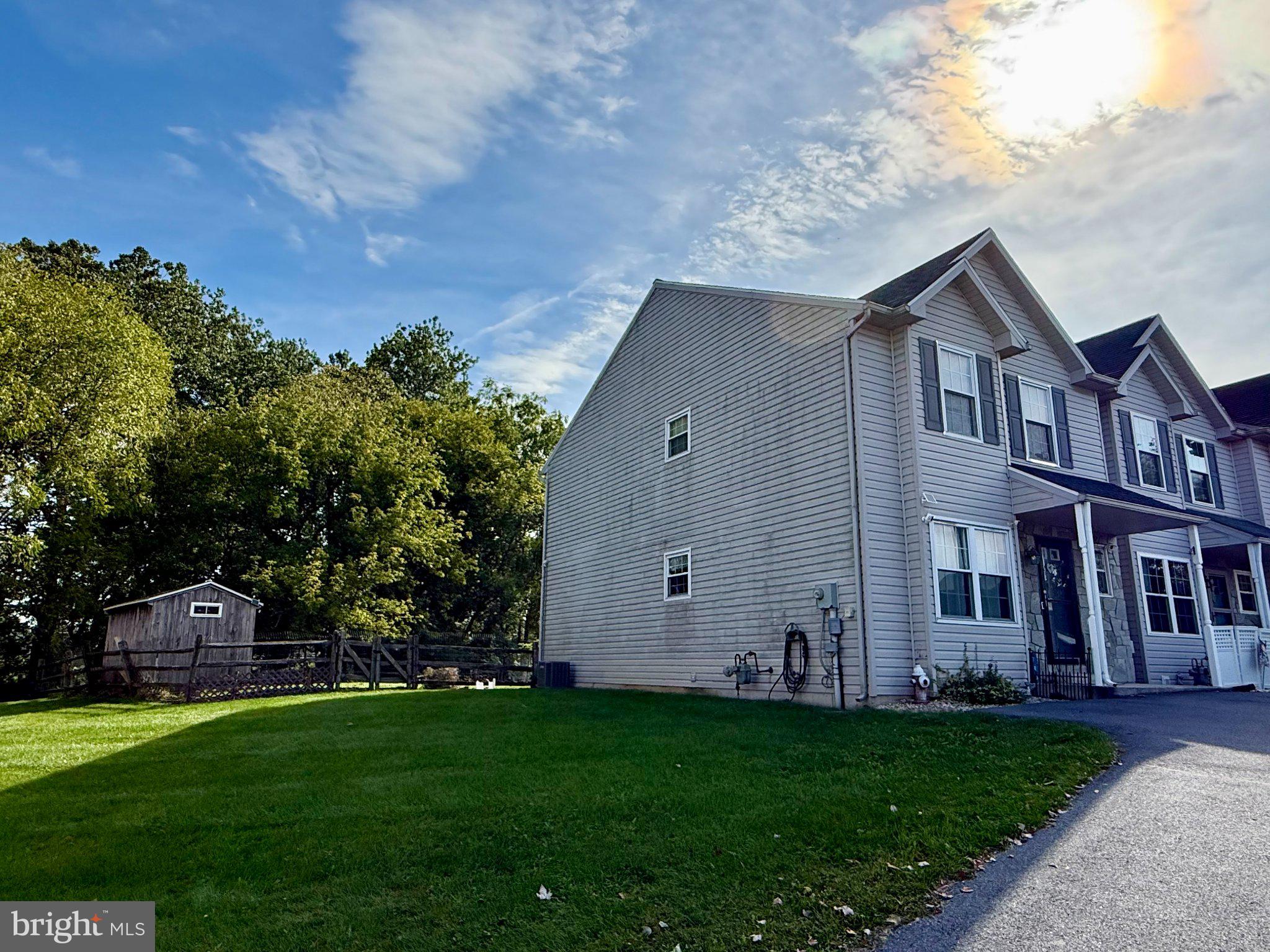 748 GOLDEN DRIVE