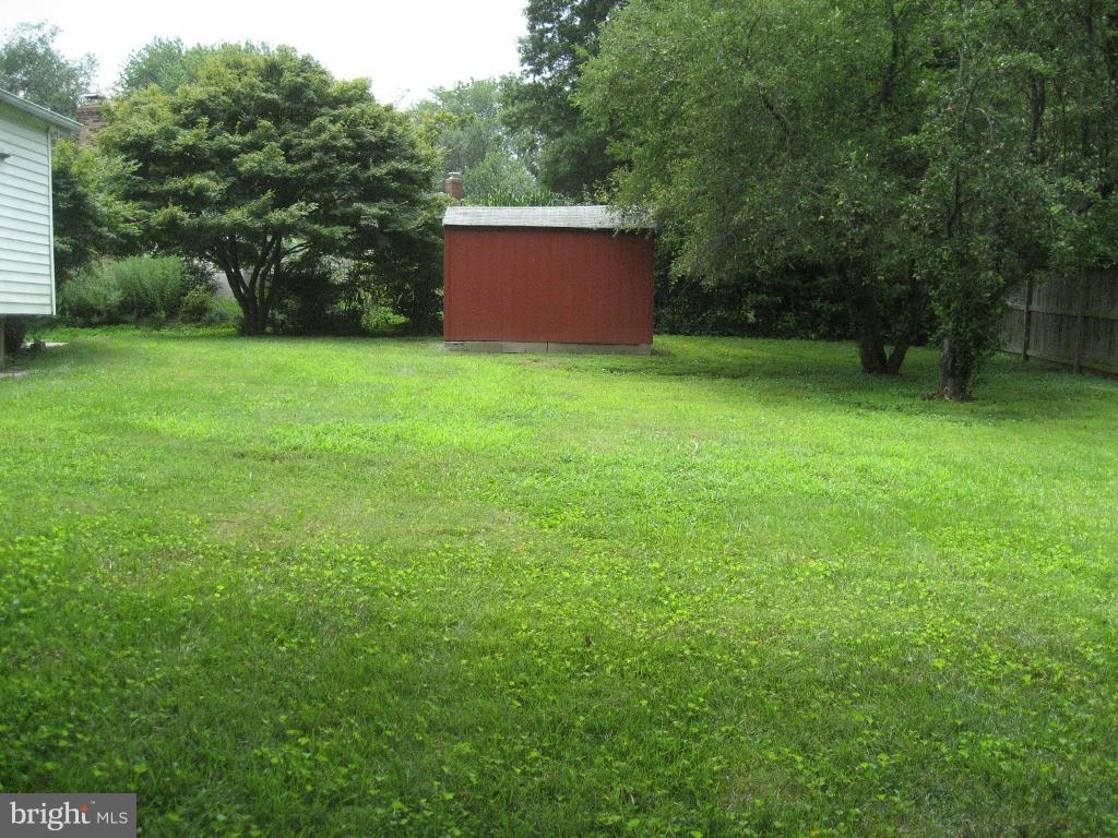 VIENNA WOODS - Residential Lease