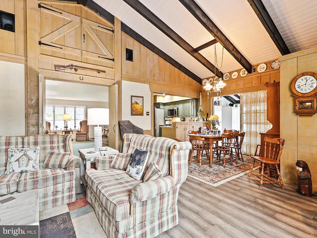 BURGUNDY HILLS - Residential