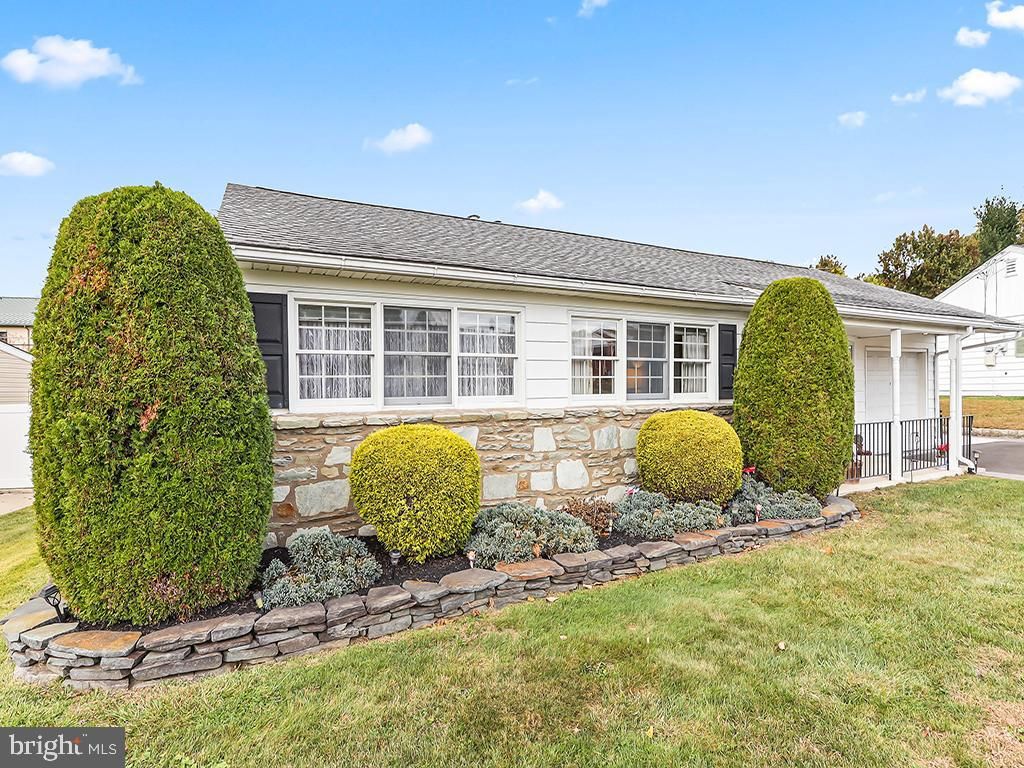 Photo of 1238 Hiview Drive, SOUTHAMPTON, PA 18966 (MLS # PABU2108328)