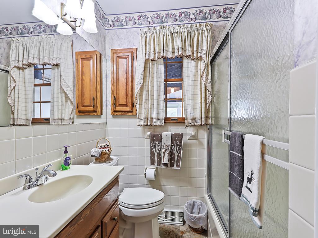 BURGUNDY HILLS - Residential