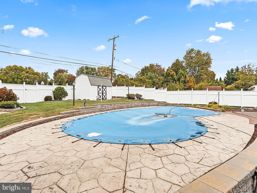 BURGUNDY HILLS - Residential