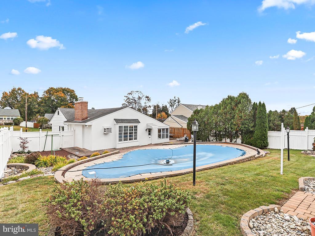 BURGUNDY HILLS - Residential