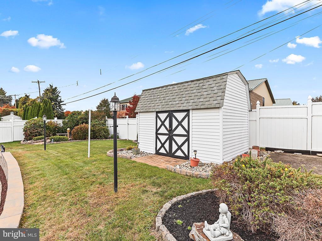 BURGUNDY HILLS - Residential