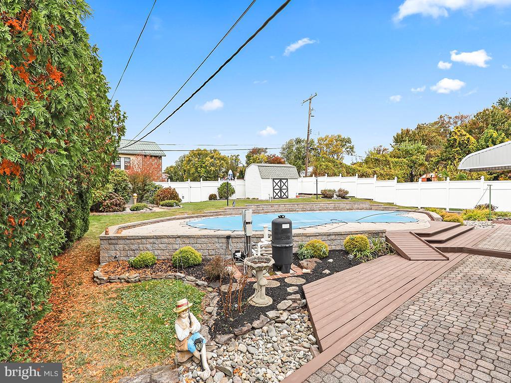 BURGUNDY HILLS - Residential