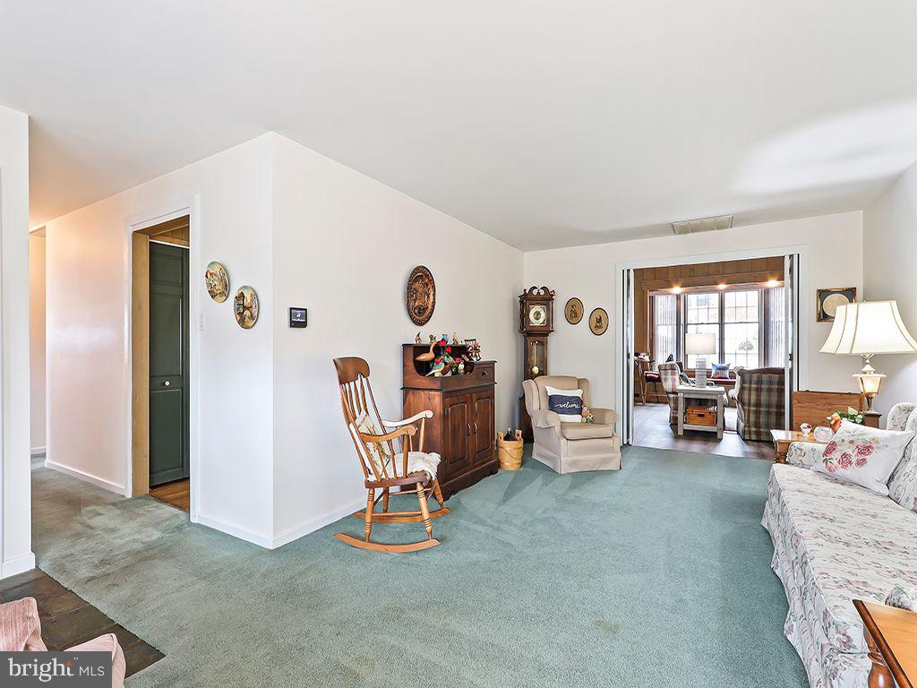 BURGUNDY HILLS - Residential