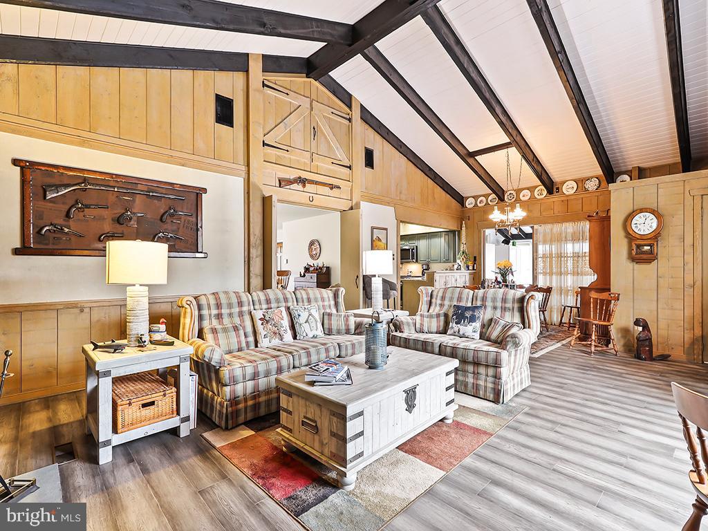 BURGUNDY HILLS - Residential