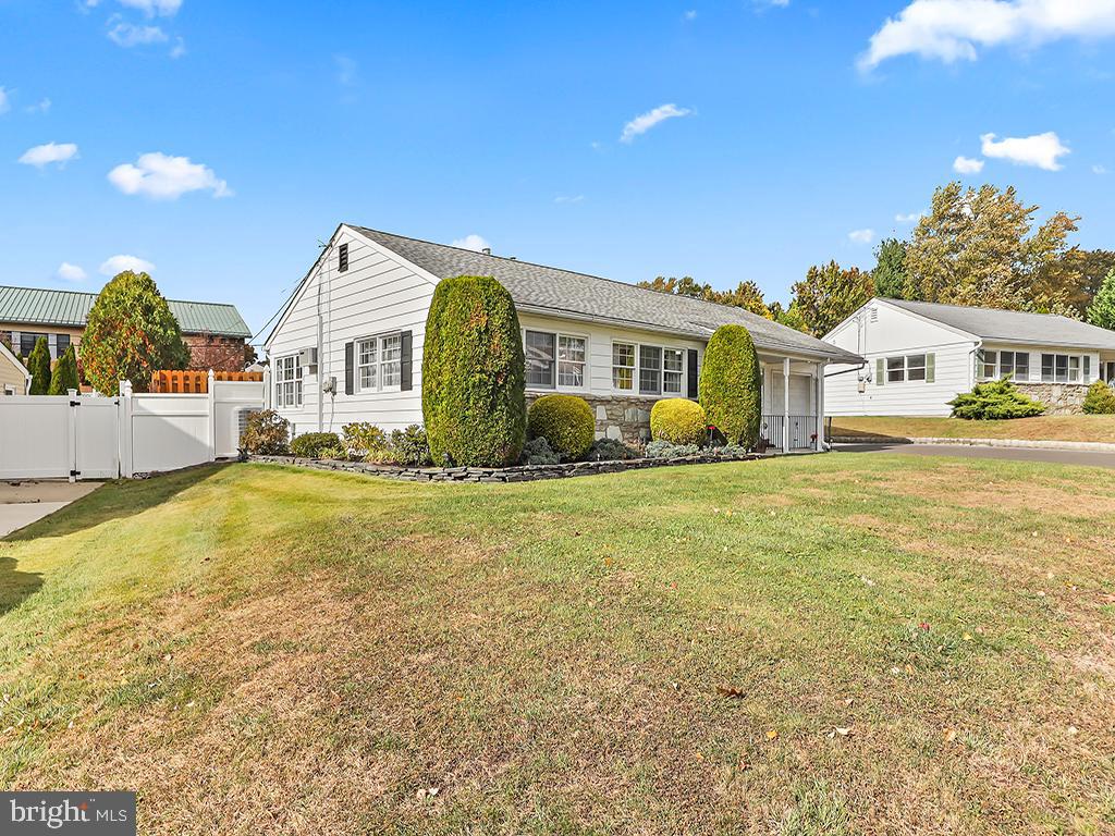 BURGUNDY HILLS - Residential