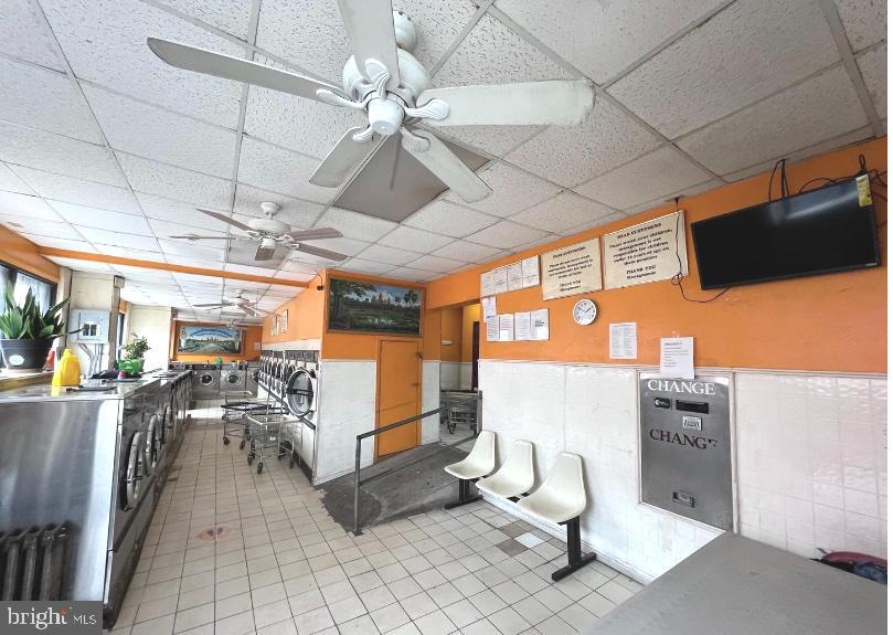 WHITMAN - Commercial Sale