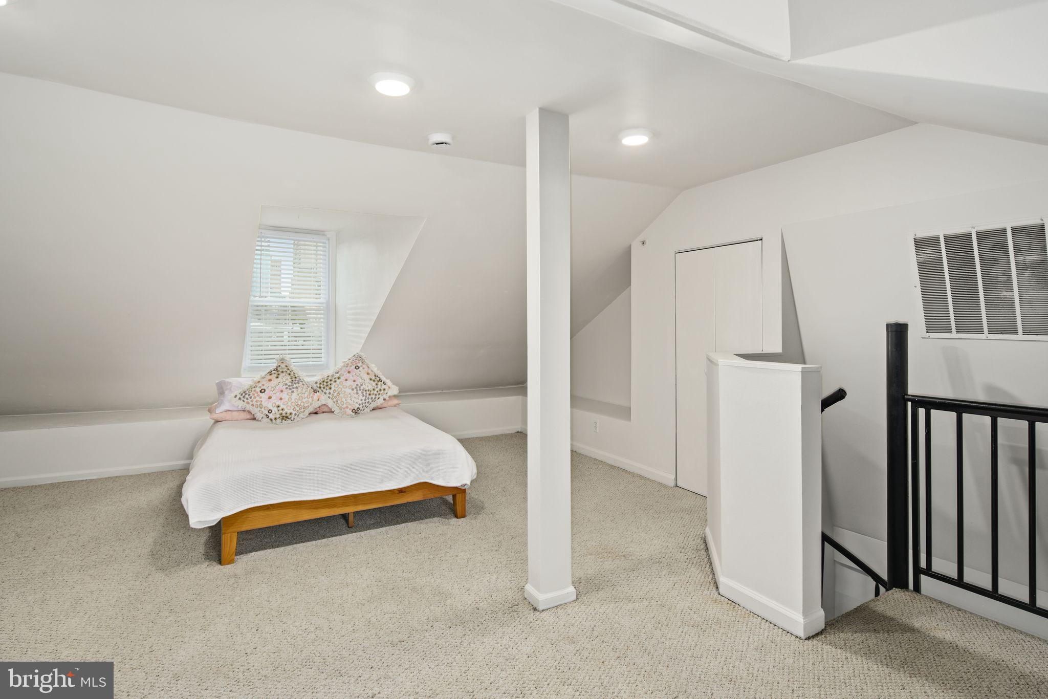 WASHINGTON SQ - Residential Lease