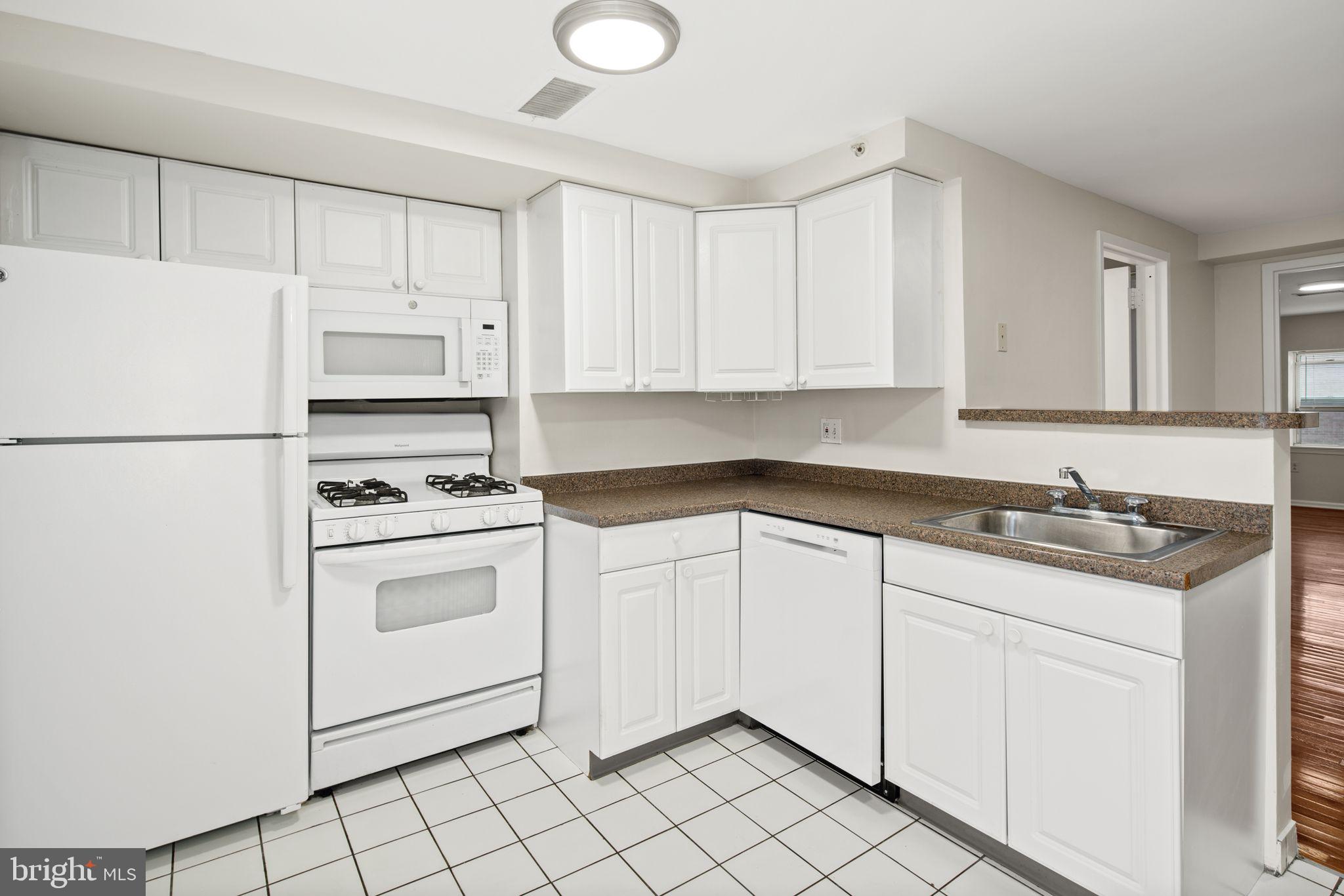 WASHINGTON SQ - Residential Lease