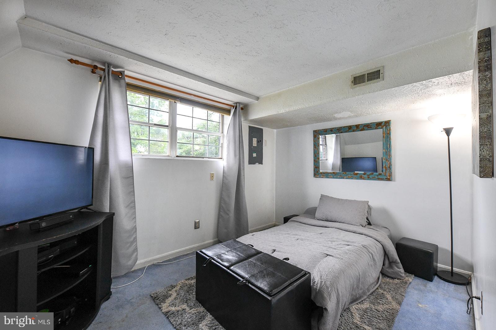 OAKHURST - Residential