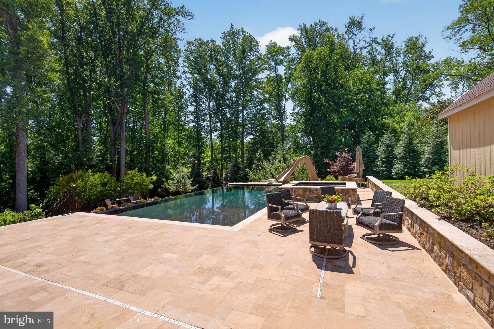 10507 OAKTON RIDGE COURT